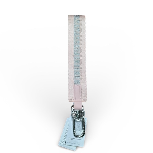 🚫sold 🚫NWT SOLD OUT LULULEMON NEVER LOST KEYCHAIN PINK MIST/SILVER - Picture 5 of 7